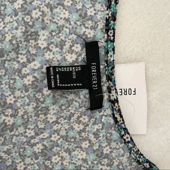 Forever 21 Blue Floral Smocked Cropped Top - Picture 3 of 8